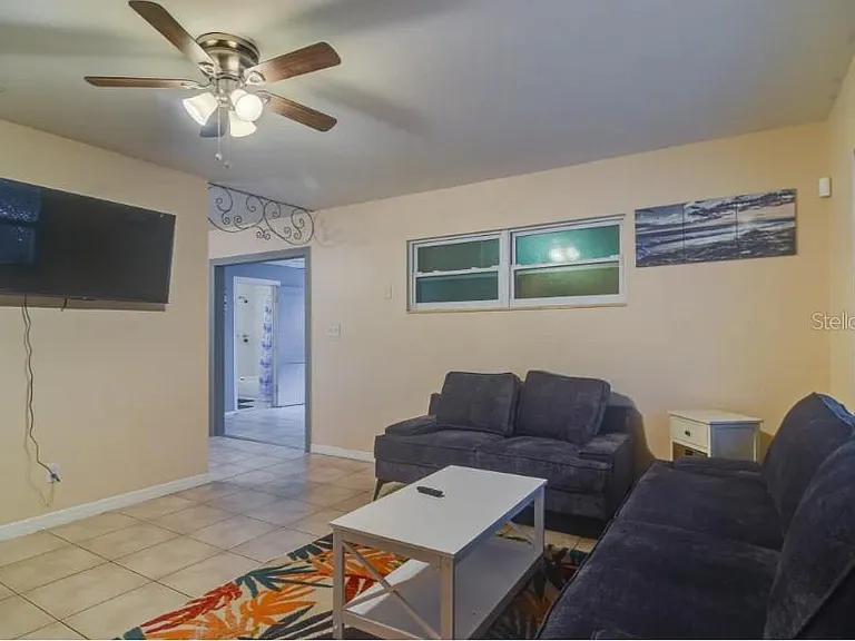 Emerald Ln — Photo 2