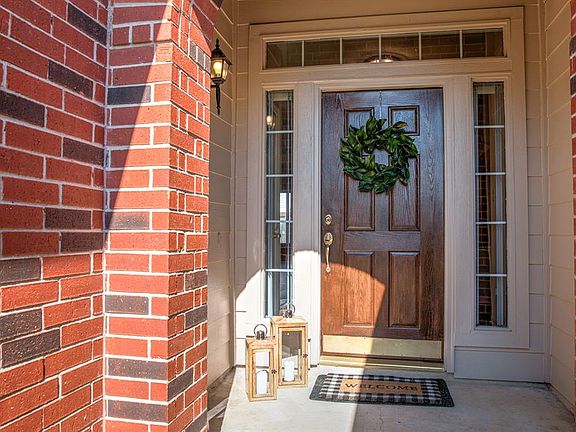 Warm and inviting entry!