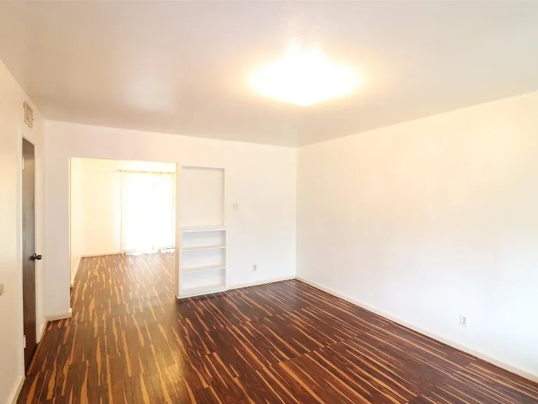 9107 Rustown Dr — Photo 22