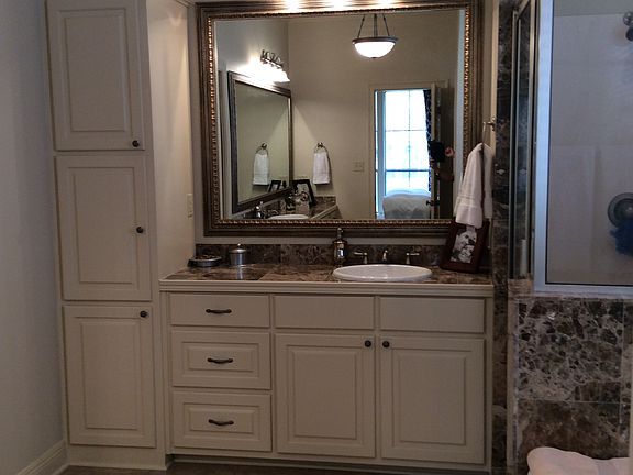 Master bath-His vanity