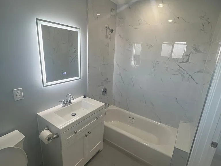 112 N Spruce St — Photo 8