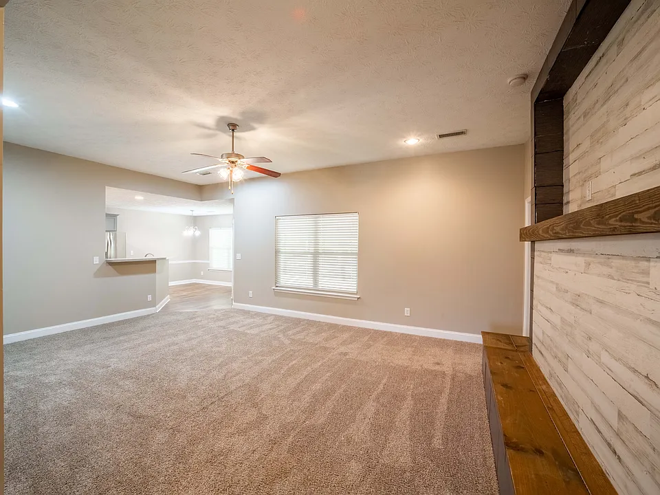 442 Lee Road 2170