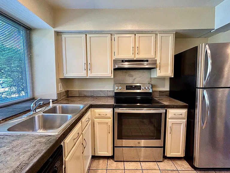 2650 Juniper Ave — Photo 10