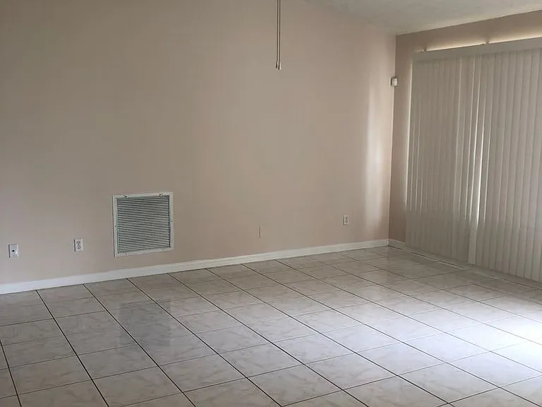 2242 SE Master Ave — Photo 4