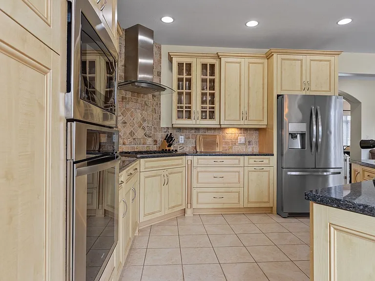 9620 Dolphin Run — Photo 3