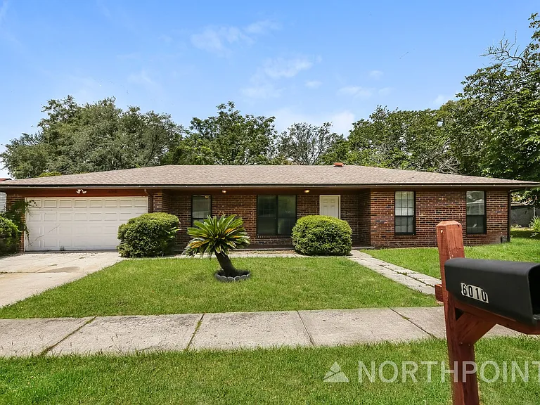 6010 Hillman Dr — Photo 1