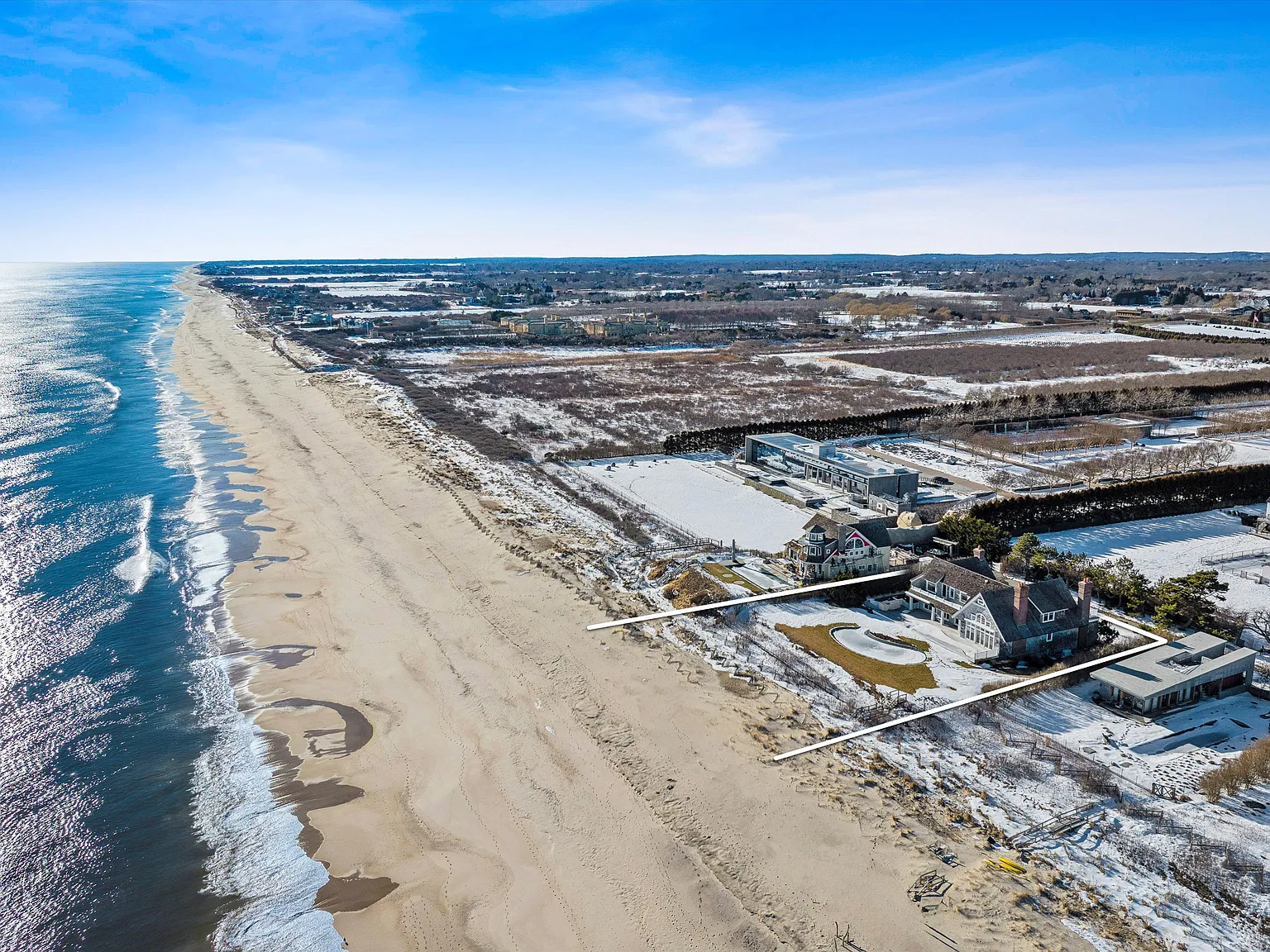 Sagaponack Oceanfront Estate — Photo 2