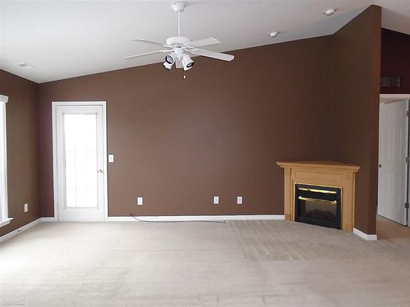 4th image of 51677 Hale Ln