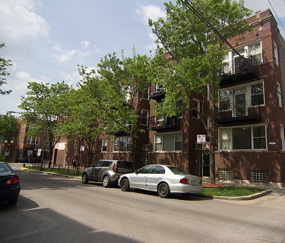 1st image of 4408 N Sacramento Ave #2D