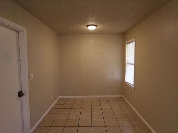 2nd image of 3301 SE 19th St