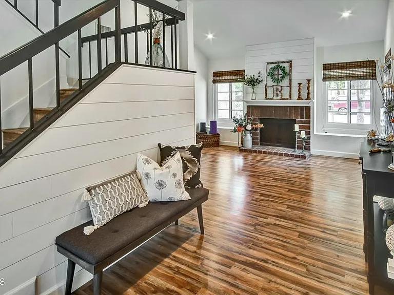 508 Village Rd — Photo 3