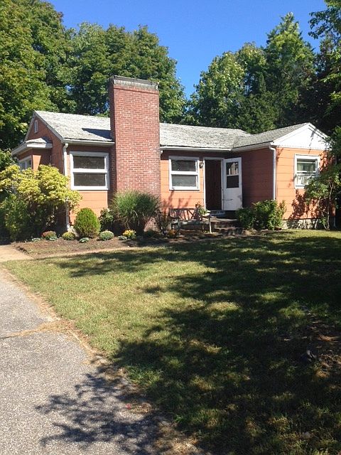1st image of 18 Bayberry Ln
