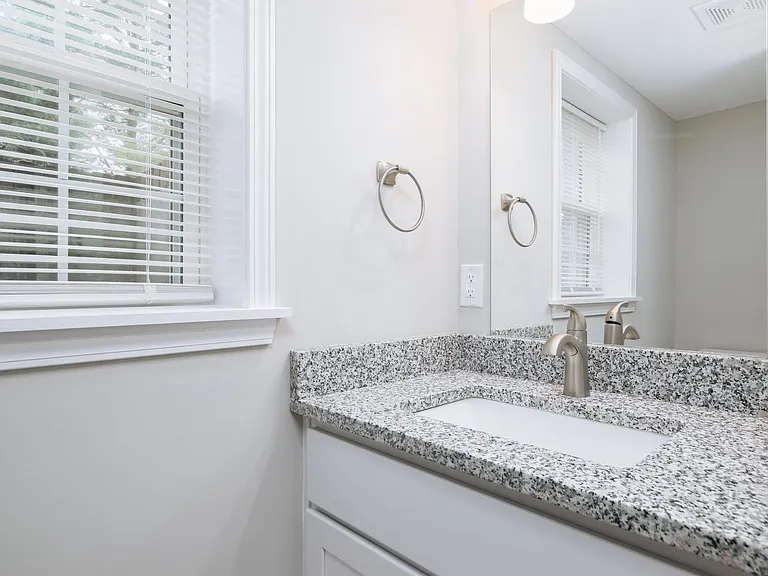 2 Bedroom/1 Bath and 3 Bedroom/2 Bath Quadplex — Photo 43