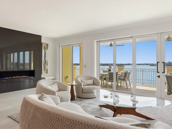 7 Royal Palm Point #Phw, Vero Beach, FL 32960