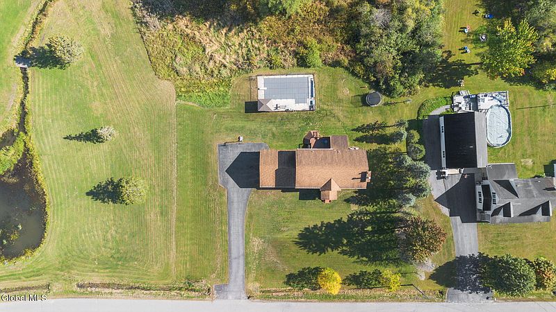 4th image of 121 Pioneer Drive