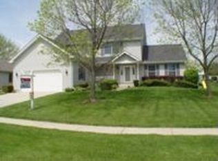 330 Bryan Dr, Cary, IL 60013