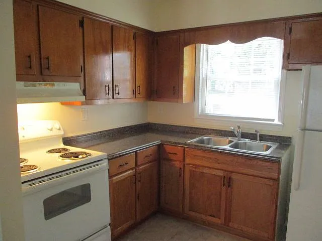 963 Azalea Ct #1 — Photo 4