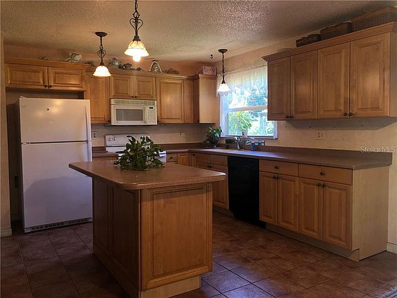 2nd image of 18202 Lake Worth Blvd