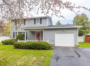 280 Picturesque Dr, Rochester, NY 14616