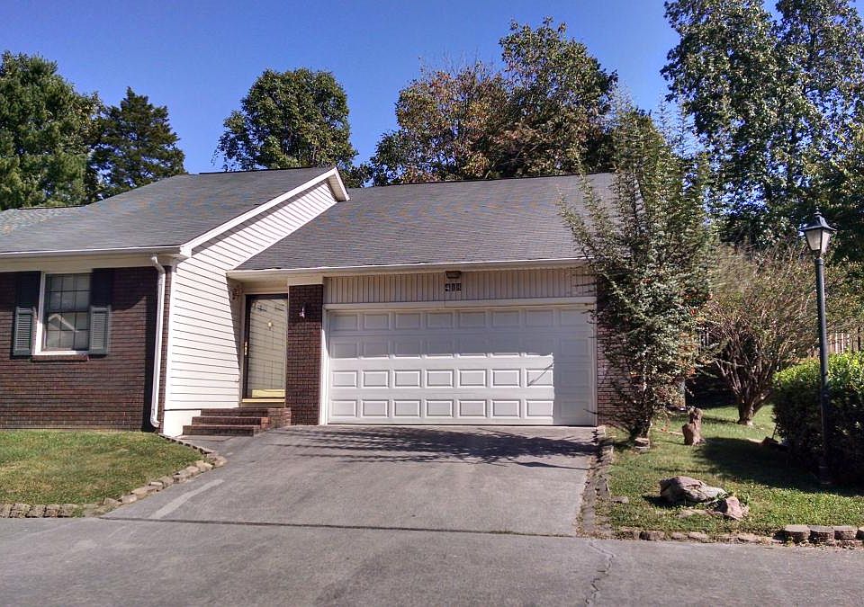 1st image of 418 Amanda Cir