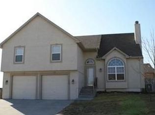 1705 NE 180th Ter, Smithville, MO 64089