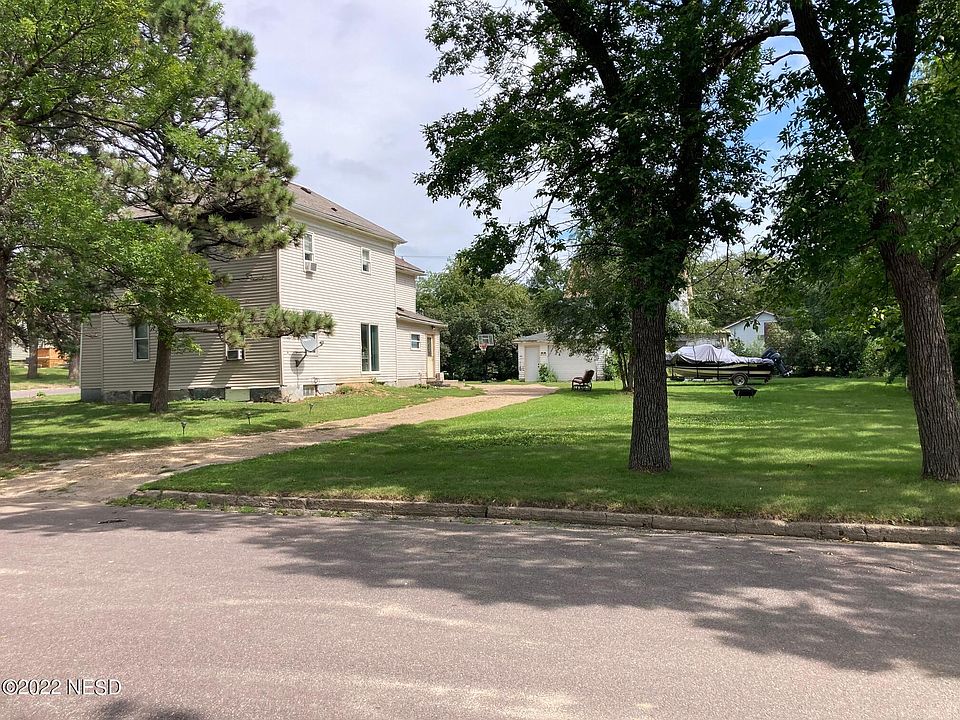 404 E Pine St, Sisseton, SD 57262 Zillow