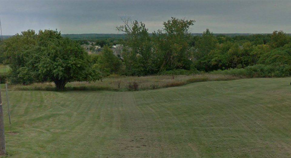 2nd image of Dickinson Rd