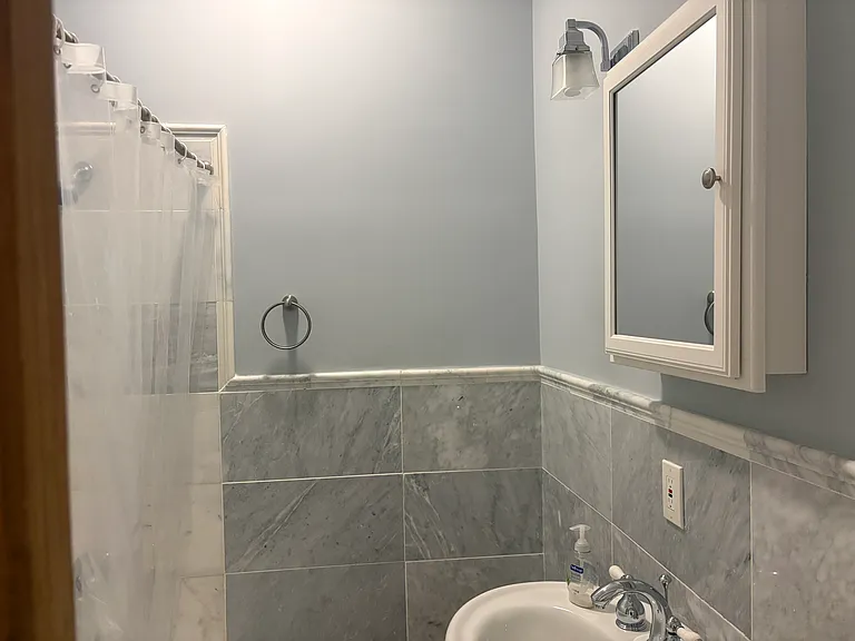 1337 Oak St SW — Photo 8