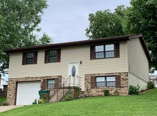 46 Lower Overlook Dr, Hurricane, WV 25526