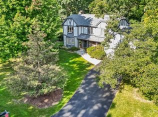 5N490 Hidden Springs Dr, Saint Charles, IL