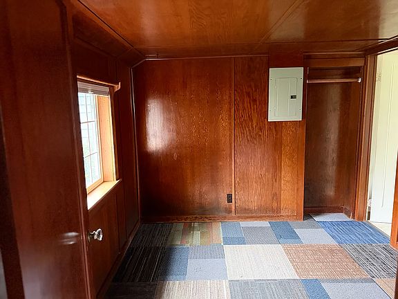 3rd image of 431 W 2nd St #5