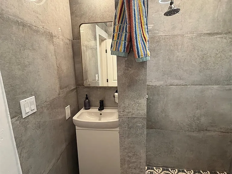 402 Hyde Park Blvd #1 — Photo 20