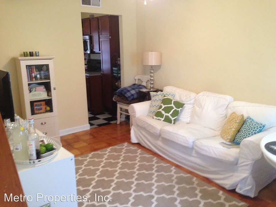 2nd image of 3311 Ellwood Ave APT 05