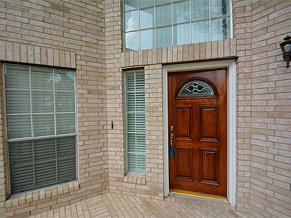 3rd image of 9231 Willow Crossing Dr