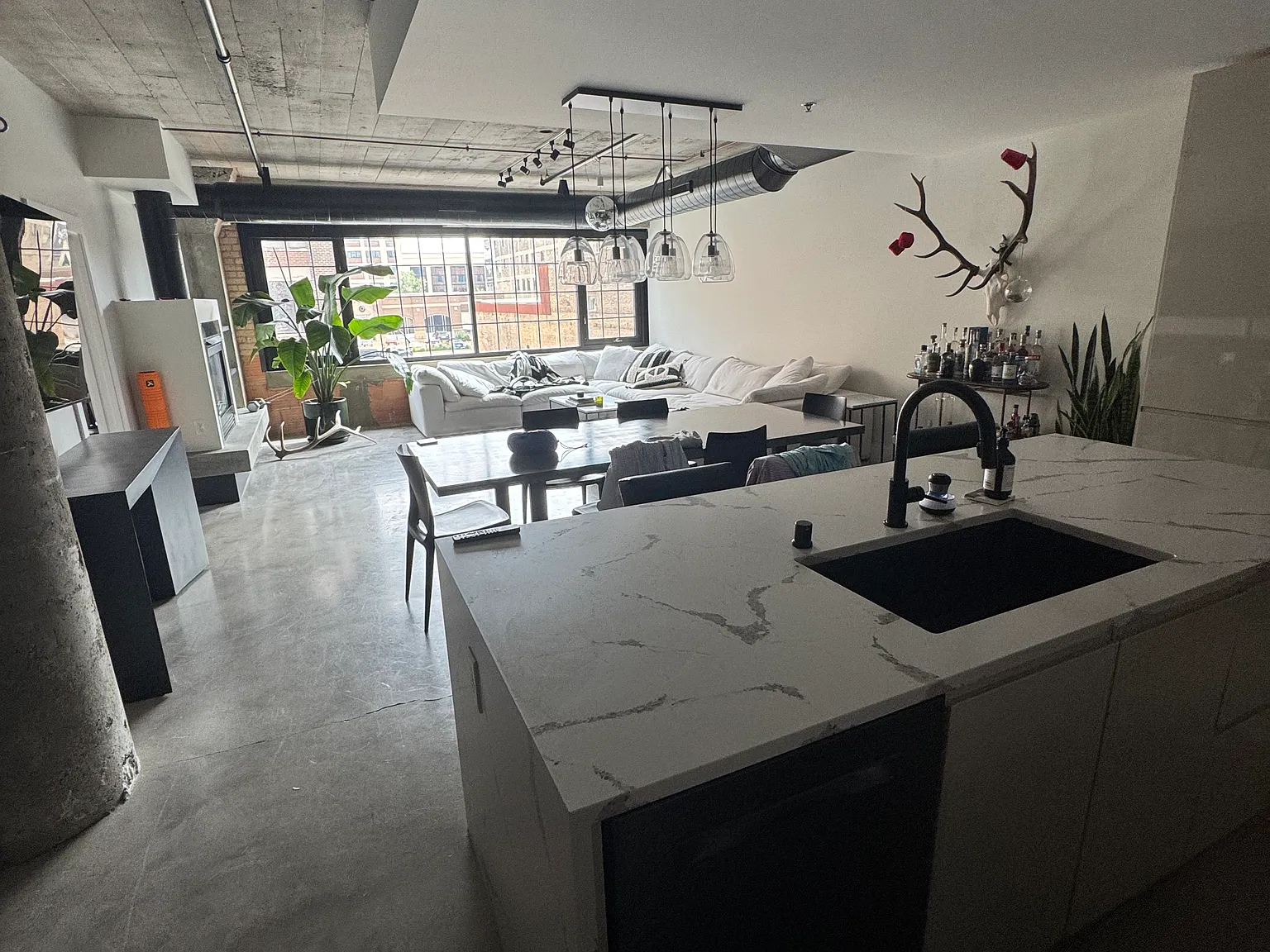 2 bed, 1575 sqft, $4,200 — Photo 4