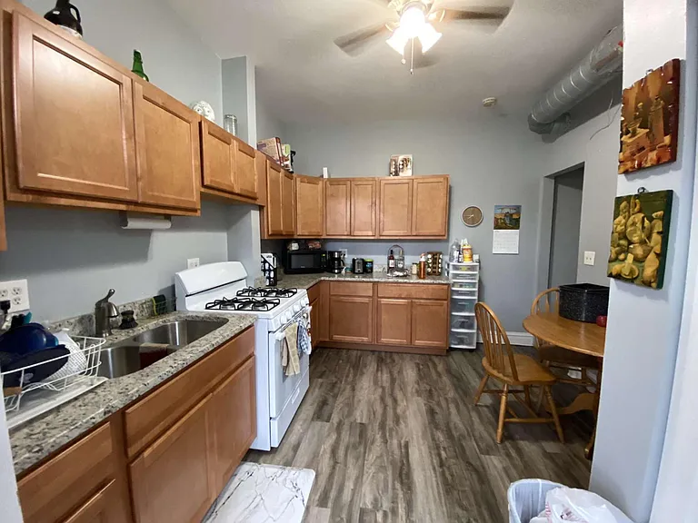 2545 N Sheffield Ave #309 — Photo 2