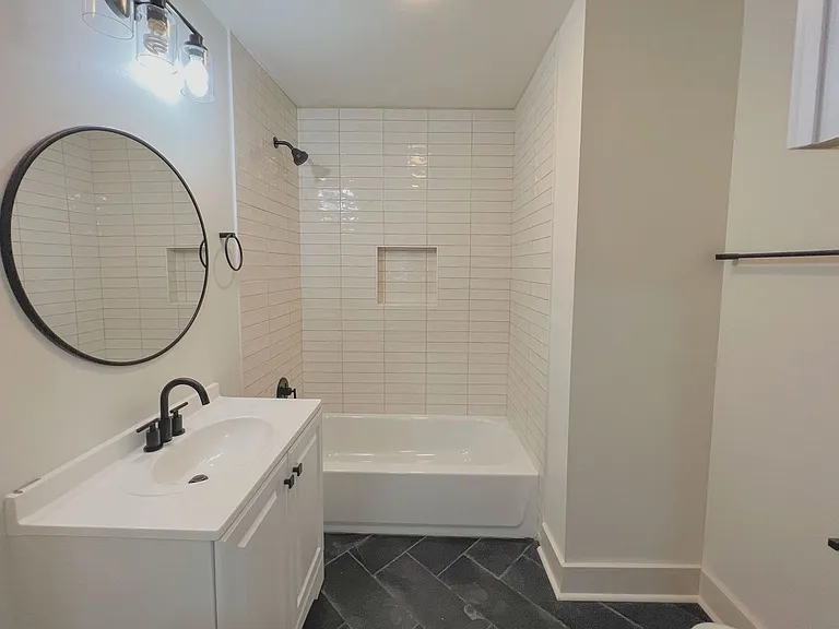 2542 NW 21st St — Photo 13