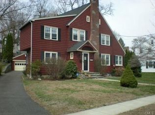 102 Lynnbrook Rd, Fairfield, CT 06825