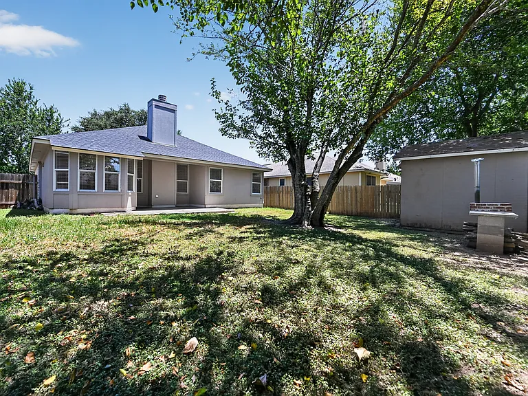 14511 Oliphant St — Photo 32