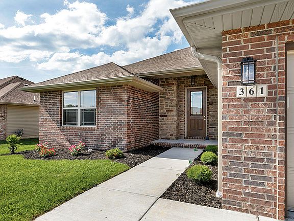 2nd image of 361 E Lombardy Dr