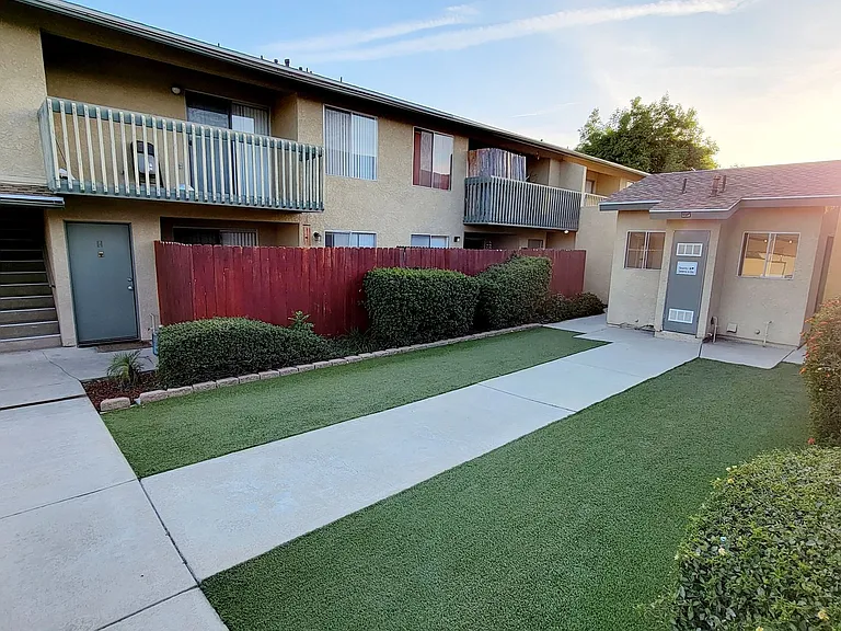 185 S Laurel Ave — Photo 15