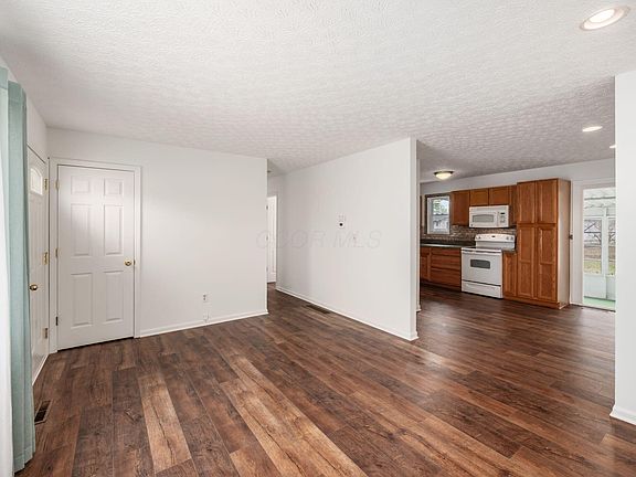 5th image of 269 Eastwood Ave