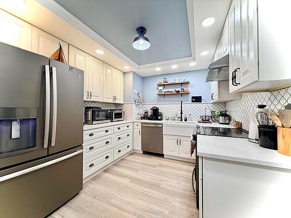 5th image of 11584 WINCHESTER Drive