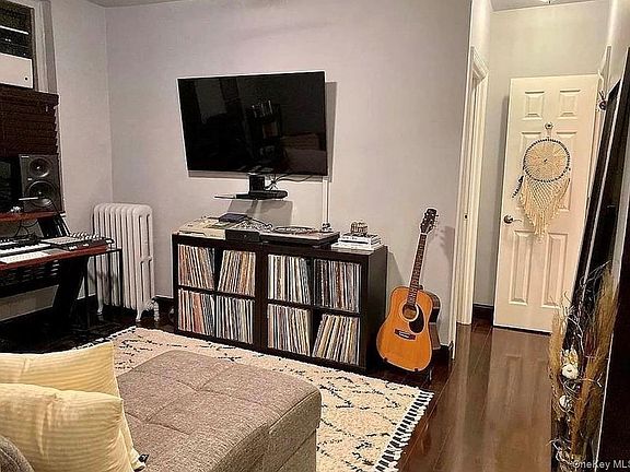 3rd image of 21-06 35th Street #1B