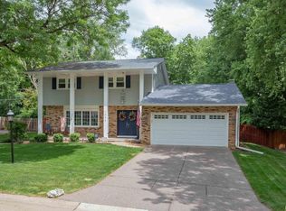 1556 Forest Hills Rd, Bettendorf, IA 52722