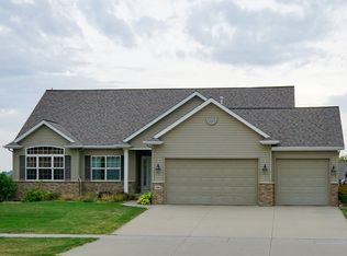 308 Ridge Dr, Fairfax, IA 52228