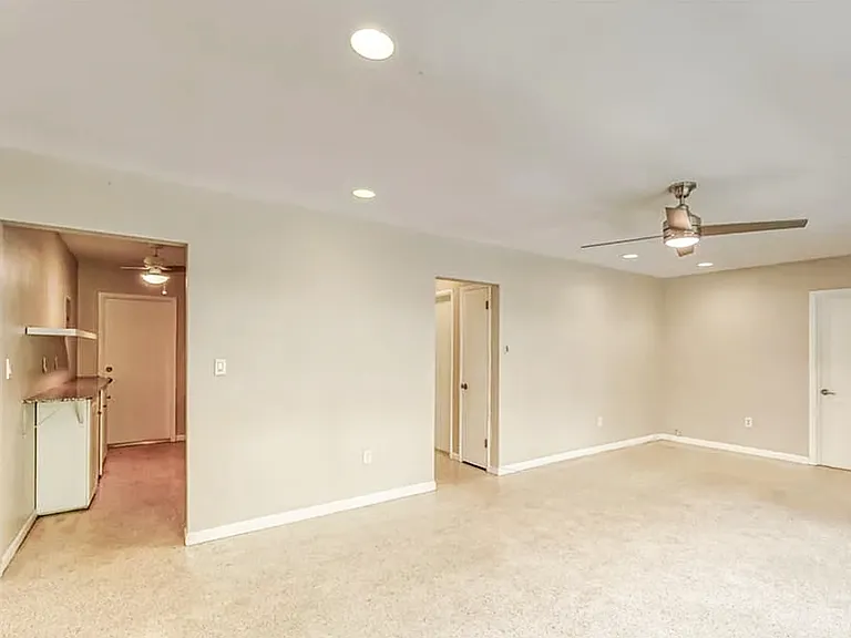 605 NE 9th Ave #3 — Photo 15
