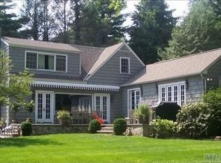 406 W Neck Rd, Huntington, NY 11743