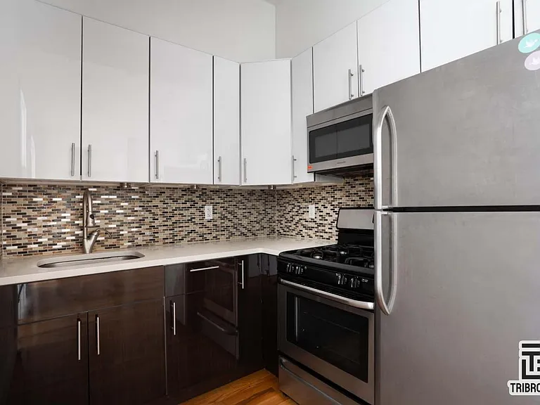 212 Crown St #3B — Photo 2