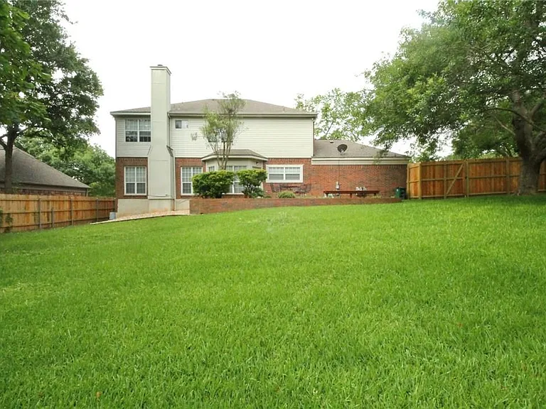 8910 Marybank Dr — Photo 19
